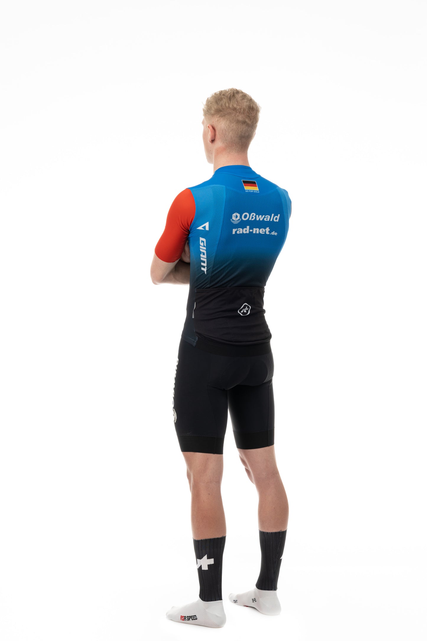 60A0738AB8C6592B1B8287867DB12F38DA8A221BA497F31A6386888B8E8F48EA