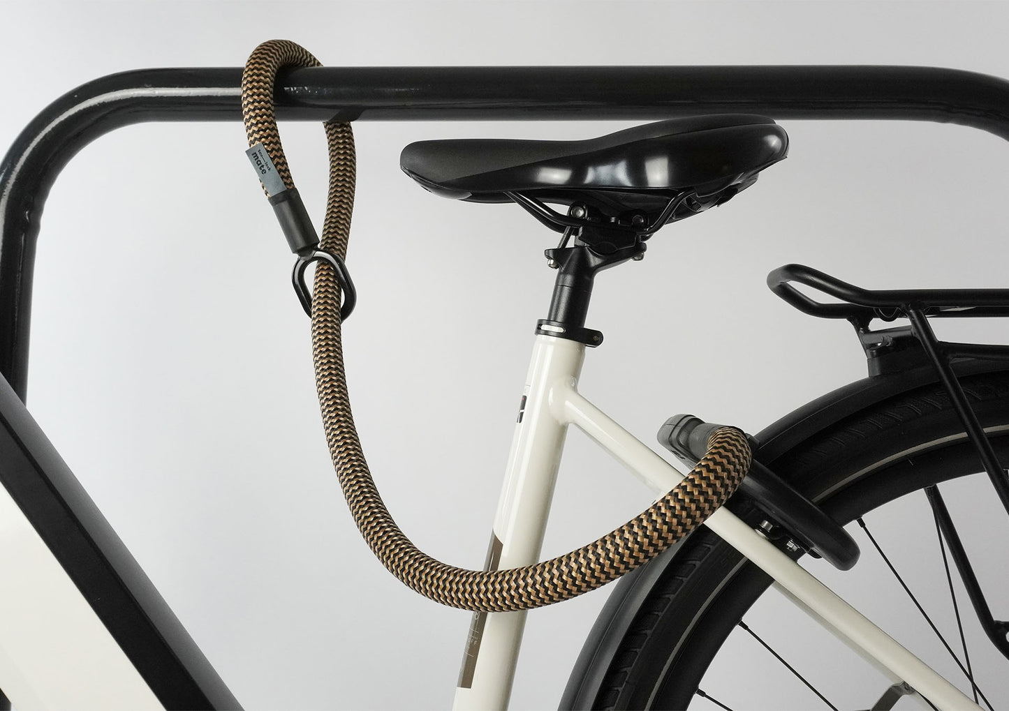 D6CD903FB066D32A7B12CCD85F2B0C72F9BA52E91418B105C650E8A703091AFA